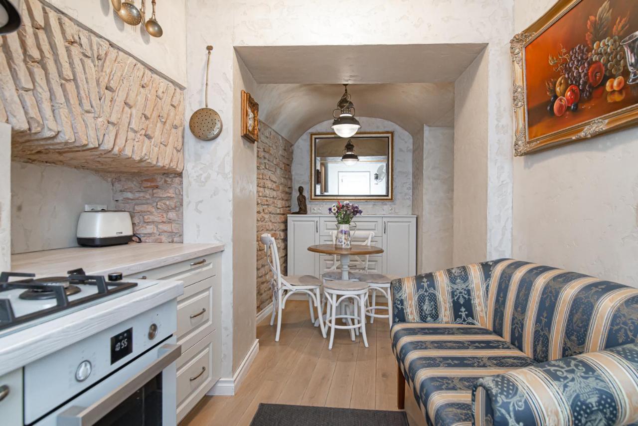 Luxury Apartment In Pilies Street Вильнюс Экстерьер фото
