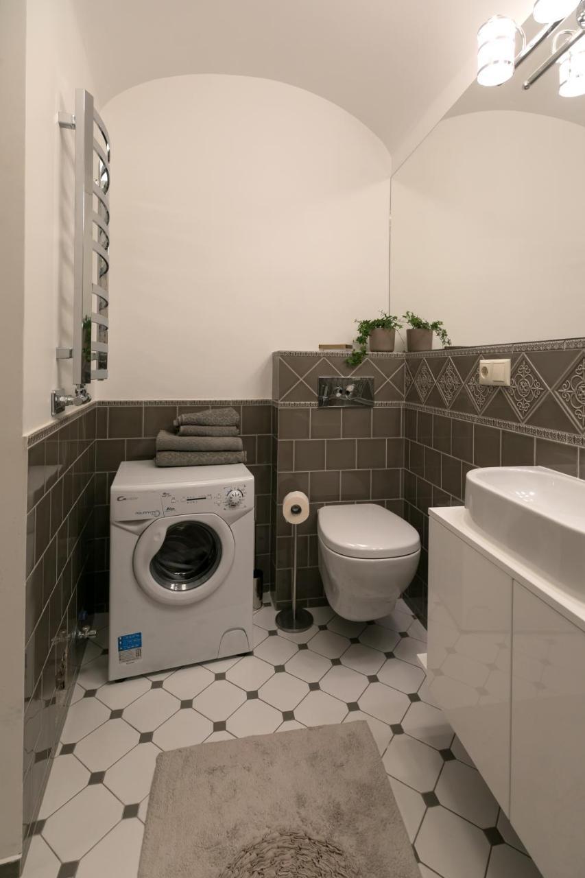 Luxury Apartment In Pilies Street Вильнюс Экстерьер фото